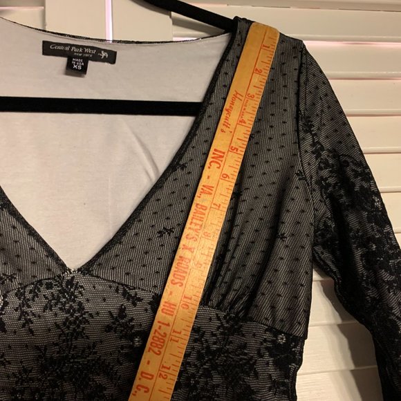 Central Park West New York Black Lace Lined V-Neck Top XS - Picture 7 of 16